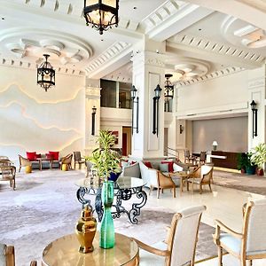 Vermillion Hotel